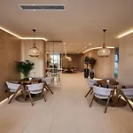 Arrogance Queen Std In Infinity Pool & Appartement