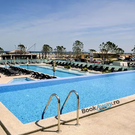 Arrogance Queen - Infinity Pool & דירה