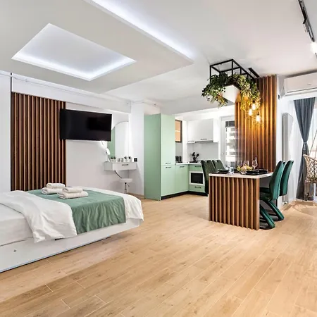 Arrogance Queen - Infinity Pool & דירה Năvodari