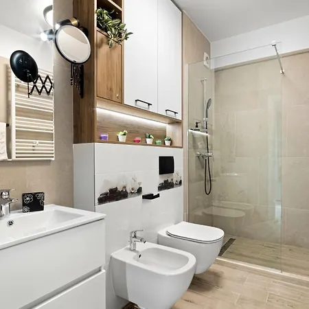 Arrogance Queen - Infinity Pool & *