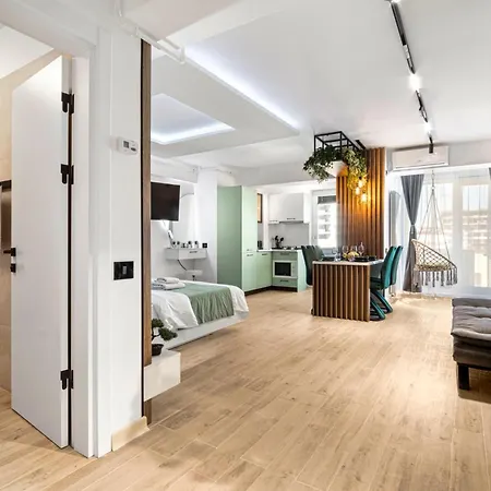 Arrogance Queen - Infinity Pool & דירה Năvodari