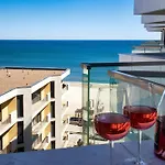 Arrogance Queen Std In Infinity Pool & Apartment