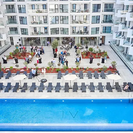 Arrogance Queen Std In Infinity Pool & Apartment *