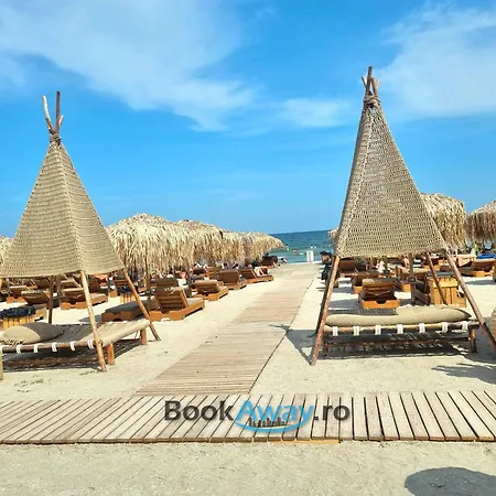 Arrogance Queen - Infinity Pool & Appartement Năvodari