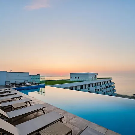 Apartment Arrogance Queen Std In Infinity Pool & *
