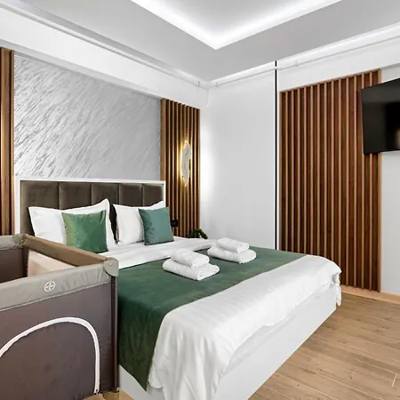 Arrogance Queen - Infinity Pool & Appartement Năvodari